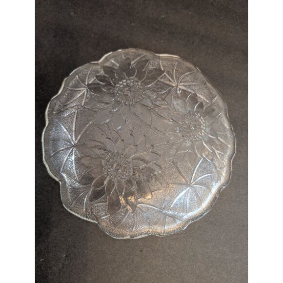 Indiana Lily Clear Glass Floral Dessert Plate With Scalloped Edged Etched Sunflo - Picture 3 of 3